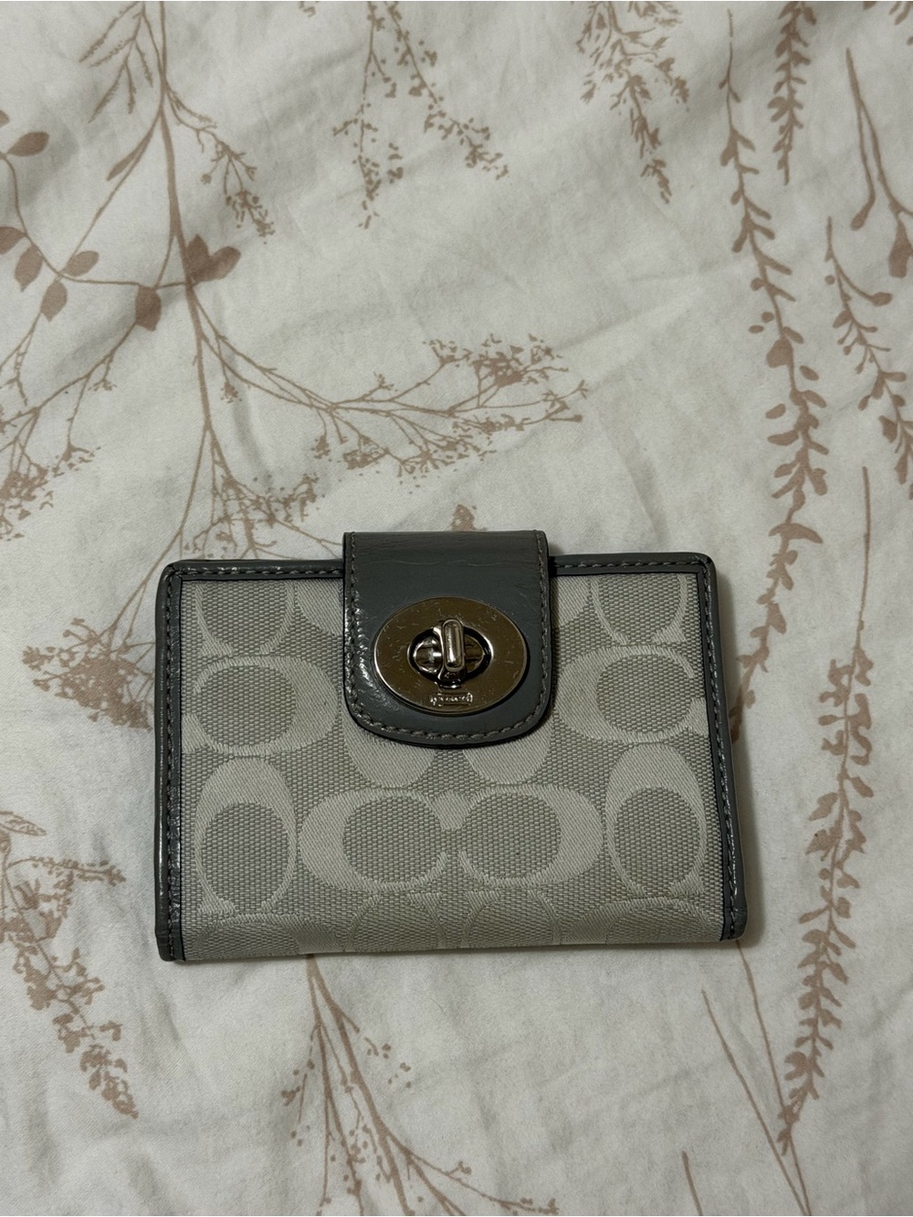 Vintage Coach Gray Signature Compact Turn-Lock Wallet Bifold Wallet/Journal